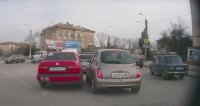 Новости » Общество: В Крыму водители не смогли поделить дорогу и подрались (видео)
