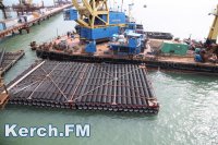 Пресс-служба Керченского моста рассказала почему гофротрубы со стройки прибило к берегу