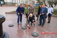Новости » Общество: В Керчи возложили цветы в память о жертвах трагедии в Санкт-Петербурге