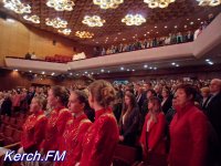 Новости » Культура: В Керчи чествовали ветеранов наградами, подарками и концертными номерами