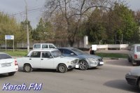 Новости » Криминал и ЧП: В Керчи столкнулись «ВАЗ» и «Форд»