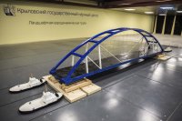 Новости » Общество: Ученые экспериментировали, как они будут устанавливать судоходную арку к Керченскому мосту