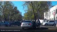 Новости » Общество: В Керчи водитель высадил детей из машины посреди проезжей части (видео)