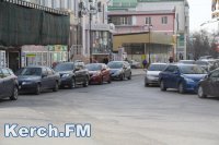 Новости » Общество: В Керчи с начала года ГИБДД оштрафовали 119 водителей за неправильную стоянку