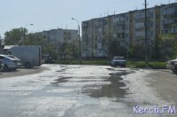 В Керчи на Ворошилова произошел порыв водовода