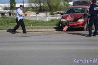 В Керчи «Лада» въехала в столб