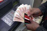 В Керчи мошенник снял с банковской карты пенсионерки почти 100 тысяч рублей