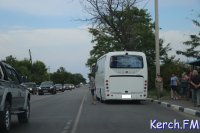 В Керчи рейсовый автобус въехал в «ВАЗ»
