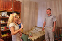 Новости » Общество: Власти Керчи побывали в одной из квартир, которые предоставили детям-сиротам