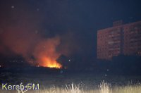 Новости » Криминал и ЧП: В Керчи рядом с Епархией  - пожар