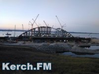 В Керчи до конца лета перекроют въезд на смотровые площадки на Керченский мост