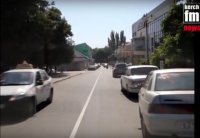В Керчи разметка на Советской заставляет нарушать водителей ПДД (видео)