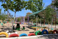 Новости » Общество: Детскую площадку в Керчи выиграли жители дома по Марата, 14