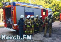 В Керчи спасатели тушили условный пожар в гимназии