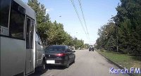 Новости » Криминал и ЧП: В Керчи столкнулись маршрутка и иномарка