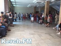 Новости » Общество: В Керчи сегодня можно получить талоны на прием в Госкомрегистр