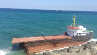В Черном море разломился пополам сухогруз