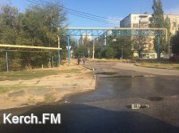 В Керчи на улице Рыбаков произошел порыв водовода