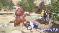 Новости » Общество: В Керчи завершили реставрацию скульптуры медведей