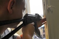 Полиция Керчи подтвердила, что мужчина стрелял из оружия по окнам соседей