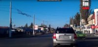 В Керчи пешеходы переходят дорогу на красный сигнал светофора