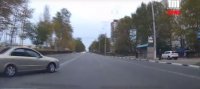В Керчи чуть не столкнулись две машины (видео)