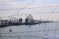 Мостостроители установили автоарку в створ Керченского моста (видео)