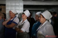 Чиновники встретились с коллективом рыбоконсервного завода «Пролив»