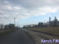 Новости » Общество: В Керчи на Ворошилова заасфальтировали часть дороги в один слой