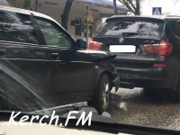 В Керчи столкнулись «BMW» и «LADA»
