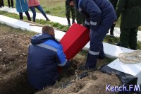 Новости » Общество: В Керчи торжественно перезахоронили останки воинов, павших в ВОВ