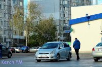 Новости » Криминал и ЧП: Керчане не поделили дорогу перед супермаркетом