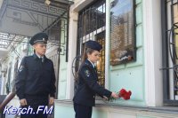 Новости » Общество: В Керчи сотрудники полиции почтили память погибших коллег