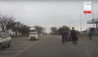 В Керчи ГИБДД и автоматчики останавливают машины (видео)