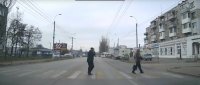 Новости » Общество: В Керчи пешеходы переходят дорогу на красный сигнал светофора (видео)