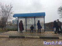 Новости » Общество: В Керчи установили обратно отремонтированные остановки