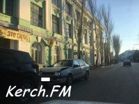 Новости » Криминал и ЧП: На Кирова в Керчи столкнулись «Mazda» и «Volkswagen»