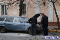 Новости » Криминал и ЧП: В Керчи на Дубинина горел «Mercedes»