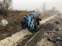 Новости » Общество: На Керченской трассе в «лобовом» столкновении иномарок пострадали два водителя