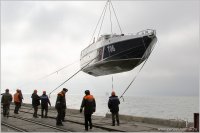 Новости » Спорт: В Керчи торжественно спустили на воду скоростной патрульный катер для пограничников