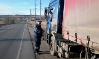 Новости » Общество: В Керчи за 10 дней сотрудники ГИБДД оштрафовали 30 водителей грузовиков
