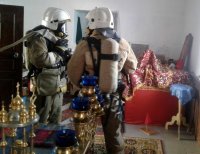 Новости » Общество: Керченские МЧСники тренировались тушить пожар в Храме