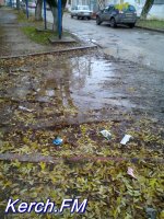 Новости » Общество: Из-за грязи керчане не могут пройти к своим домам в районе Босфорского