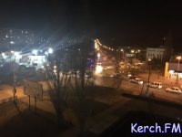 Новости » Общество: Пешеходам в Керчи правоохранители через громкоговоритель рассказывали ПДД (видео)