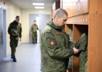 Более 600 призывников из Крыма отправились служить в другие регионы России