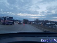 На Керченской трассе иномарка врезалась в рейсовый автобус: водитель в коме (обновлено)