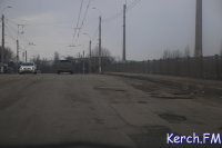 Керчане просят «залатать» ямы на Горьковском мосту