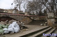 Новости » Общество: В Керчи перекрыли несколько пролетов на Митридатской лестнице