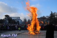 Новости » Культура: В Керчи сожгли чучело Масленицы (видео)