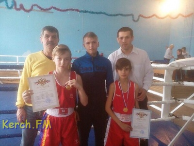 Начинающие керченские боксеры смогли победить титулованных соперников